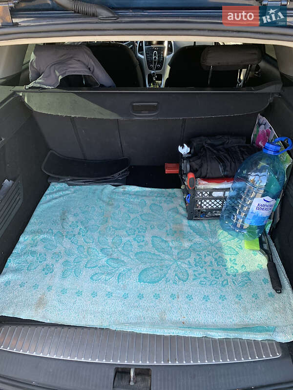 Універсал Opel Astra 2011 в Києві