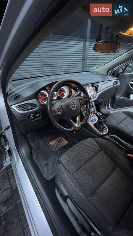 Універсал Opel Astra 2017 в Черкасах