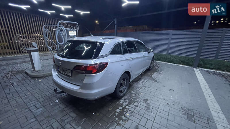 Універсал Opel Astra 2017 в Черкасах