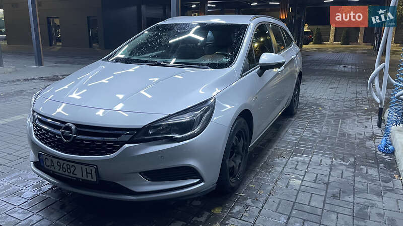 Універсал Opel Astra 2017 в Черкасах