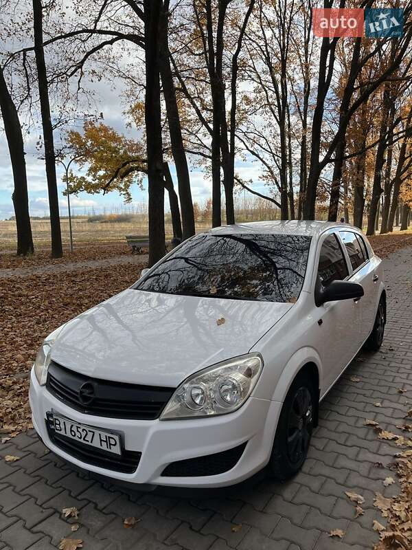 Хэтчбек Opel Astra 2007 в Полтаве