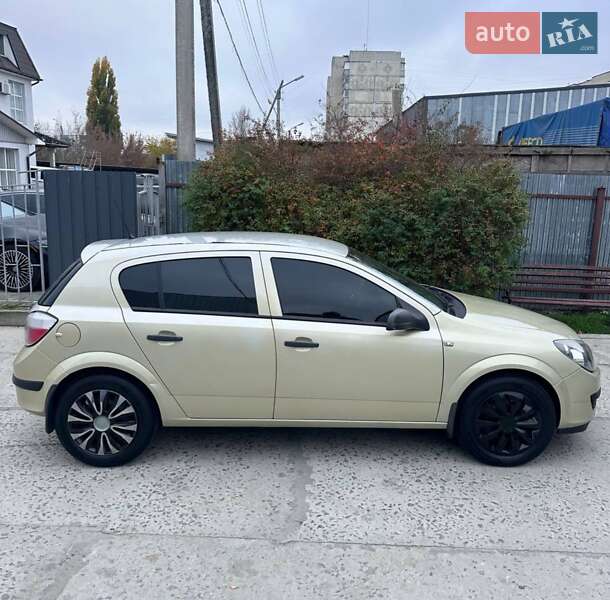 Хэтчбек Opel Astra 2005 в Кременчуге