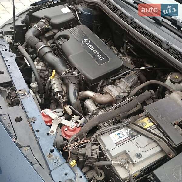 Универсал Opel Astra 2011 в Камне-Каширском