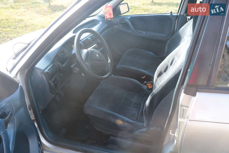 Седан Opel Astra 1992 в Сквире