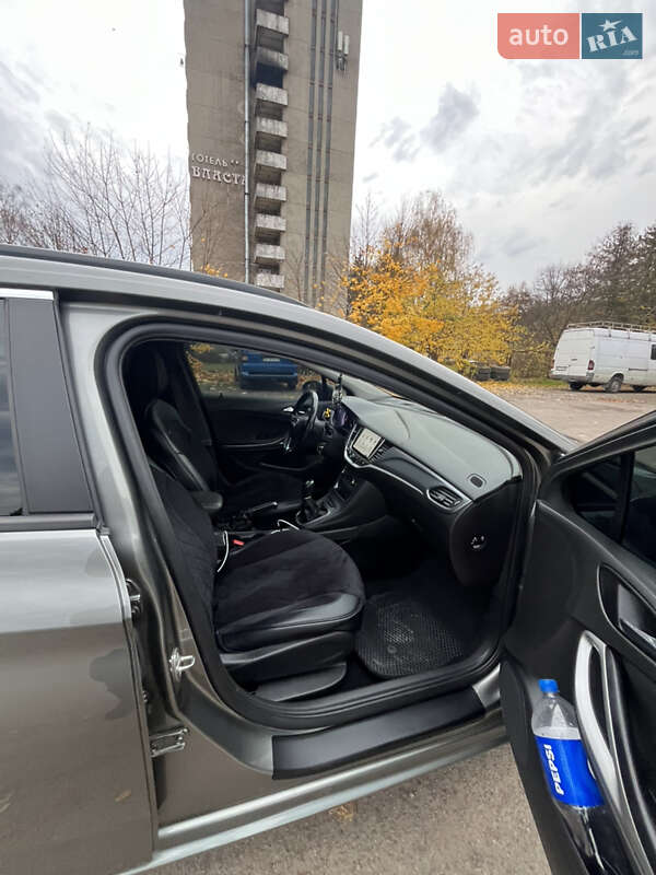 Универсал Opel Astra 2017 в Львове