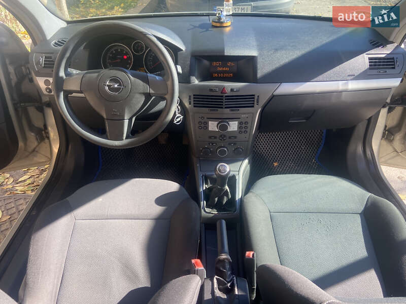 Универсал Opel Astra 2005 в Киеве