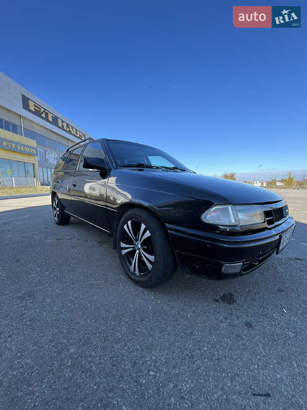 Универсал Opel Astra 1993 в Запорожье