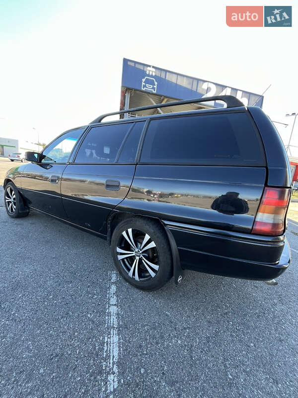 Универсал Opel Astra 1993 в Запорожье