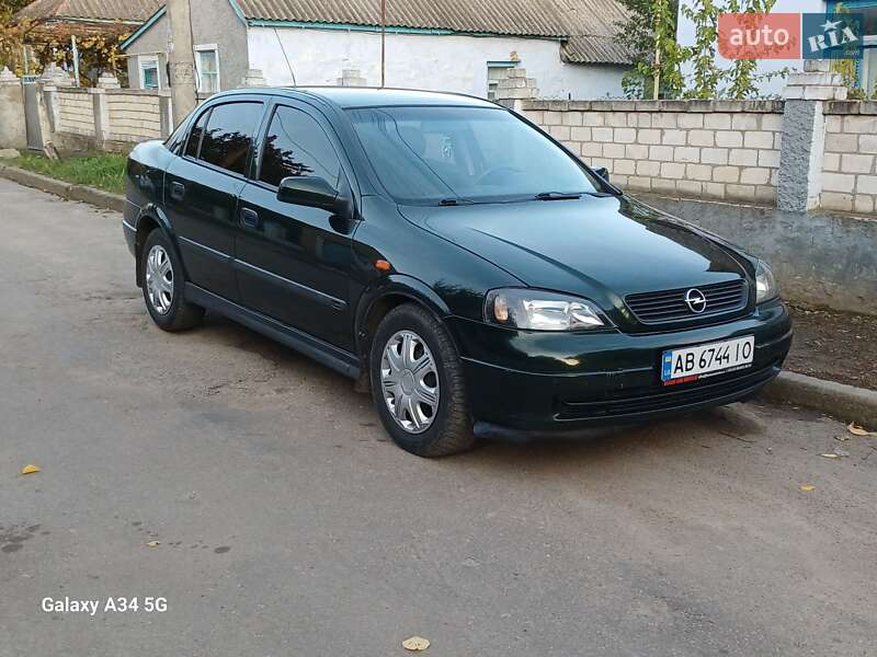 Седан Opel Astra 2002 в Новой Одессе