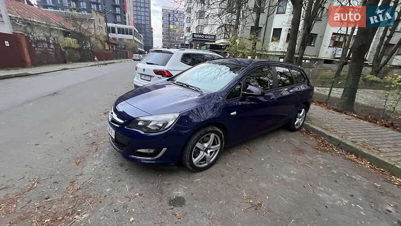 Opel Astra 2012