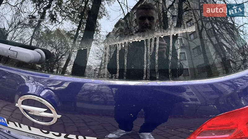 Универсал Opel Astra 2012 в Ивано-Франковске