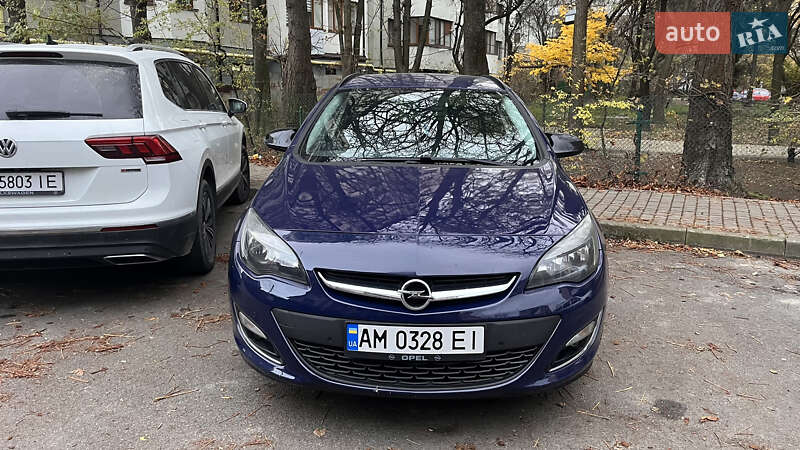 Универсал Opel Astra 2012 в Ивано-Франковске