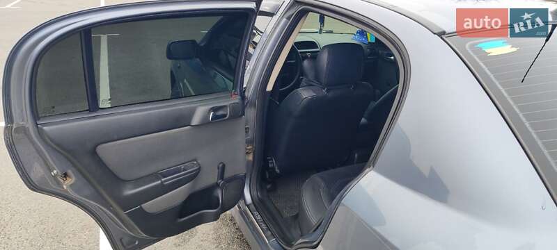 Седан Opel Astra 2006 в Днепре