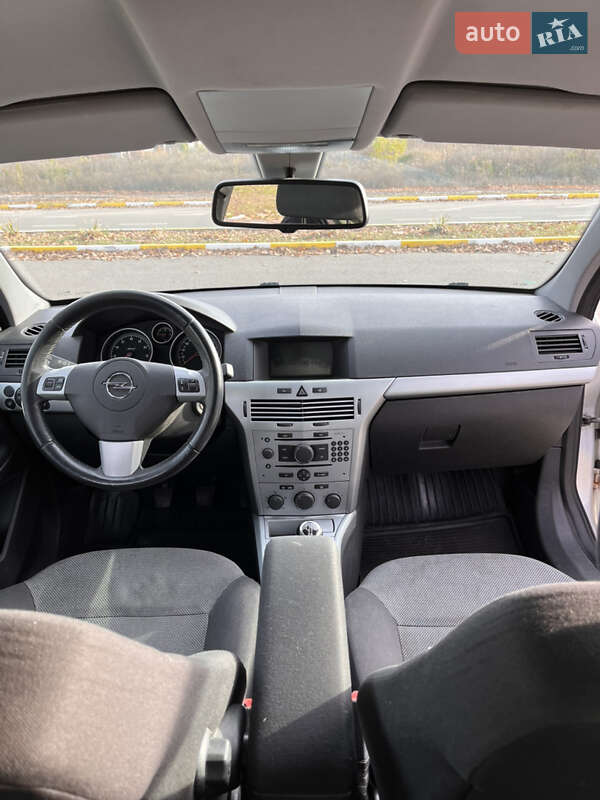 Універсал Opel Astra 2009 в Петропавлівській Борщагівці