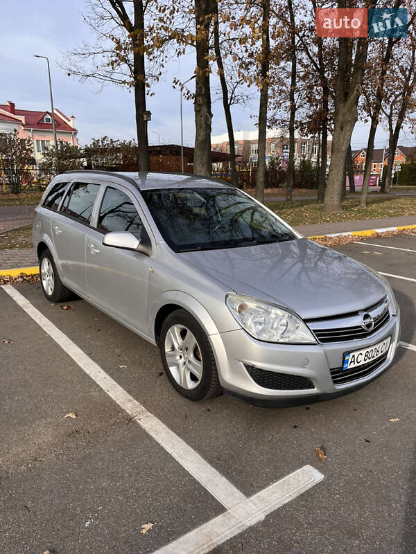 Універсал Opel Astra 2009 в Петропавлівській Борщагівці