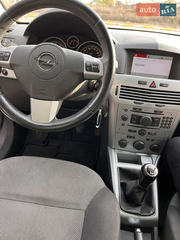 Універсал Opel Astra 2009 в Петропавлівській Борщагівці