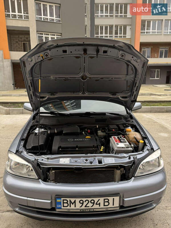 Седан Opel Astra 2008 в Сумах