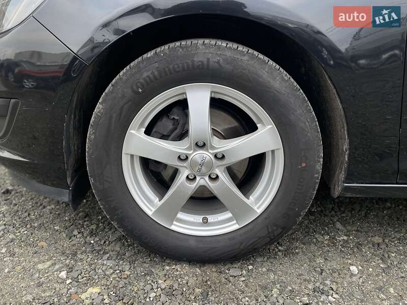 Універсал Opel Astra 2014 в Сумах