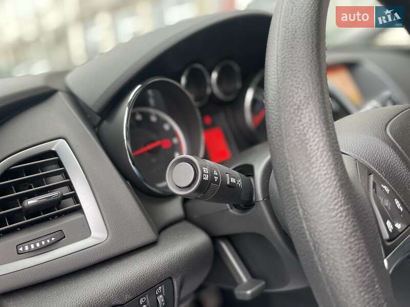 Універсал Opel Astra 2014 в Сумах