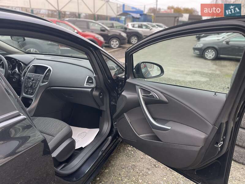 Універсал Opel Astra 2014 в Сумах