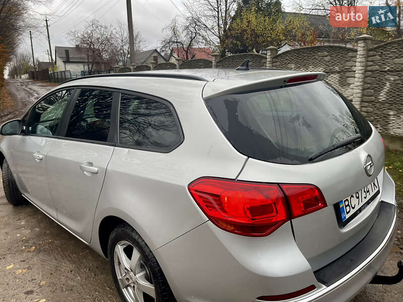 Универсал Opel Astra 2014 в Ровно фото 9 Универсал Opel Astra 2014 в Ровно