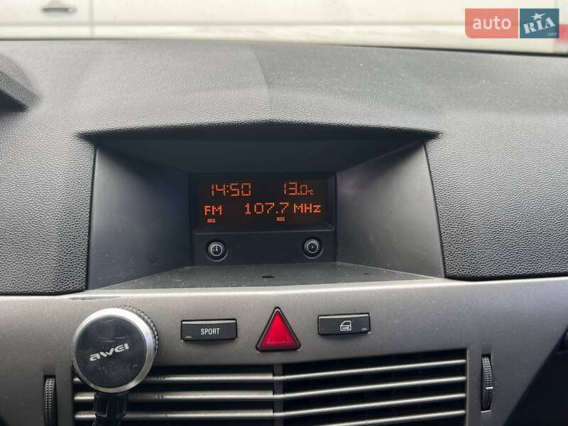 Хэтчбек Opel Astra 2005 в Киеве