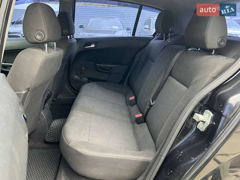 Хэтчбек Opel Astra 2005 в Киеве