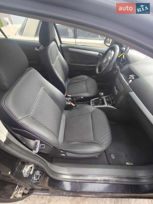 Хэтчбек Opel Astra 2004 в Умани фото 2 Хэтчбек Opel Astra 2004 в Умани