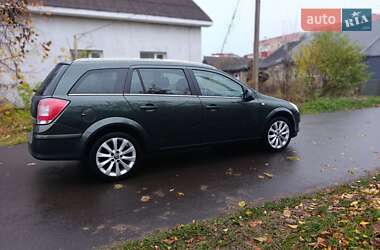 Универсал Opel Astra 2009 в Луцке