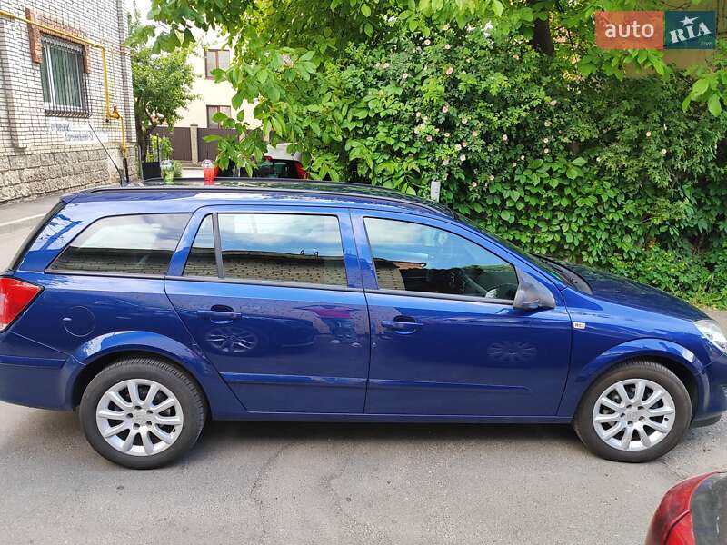 Універсал Opel Astra 2009 в Вінниці
