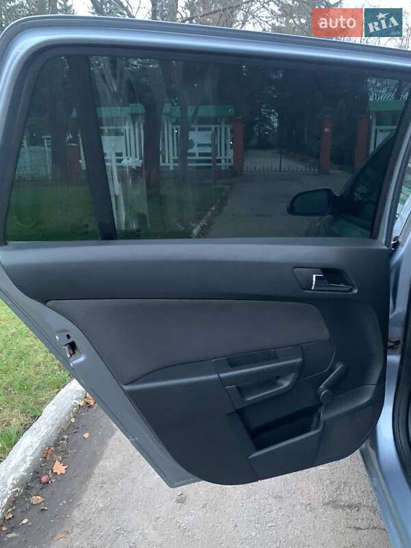 Універсал Opel Astra 2006 в Ромнах фото 2 Універсал Opel Astra 2006 в Ромнах