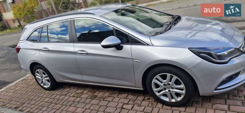 Универсал Opel Astra 2016 в Львове