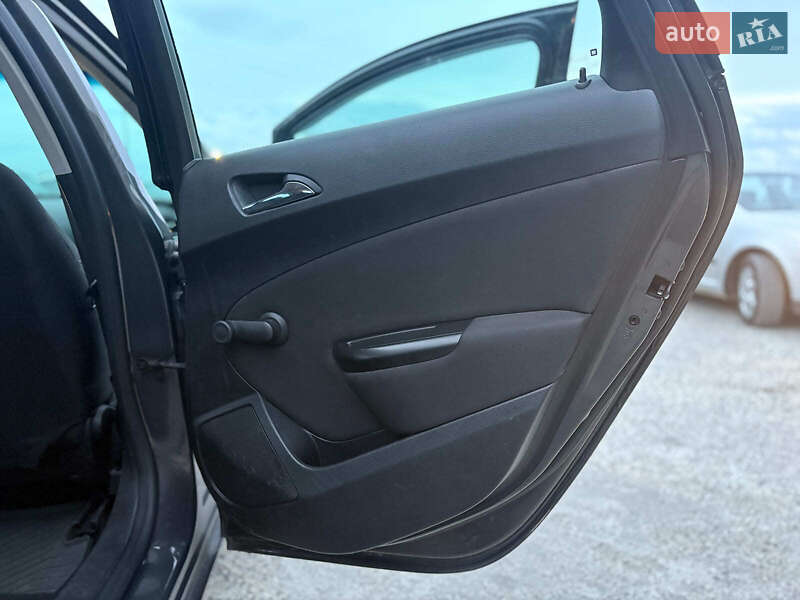 Универсал Opel Astra 2015 в Львове