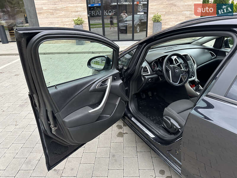 Универсал Opel Astra 2010 в Ужгороде