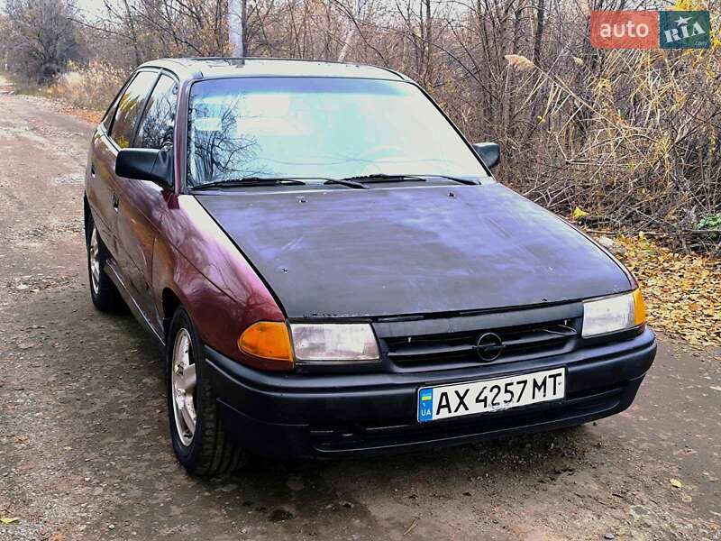 Хетчбек Opel Astra 1992 в Синельниковому фото Хетчбек Opel Astra 1992 в Синельниковому
