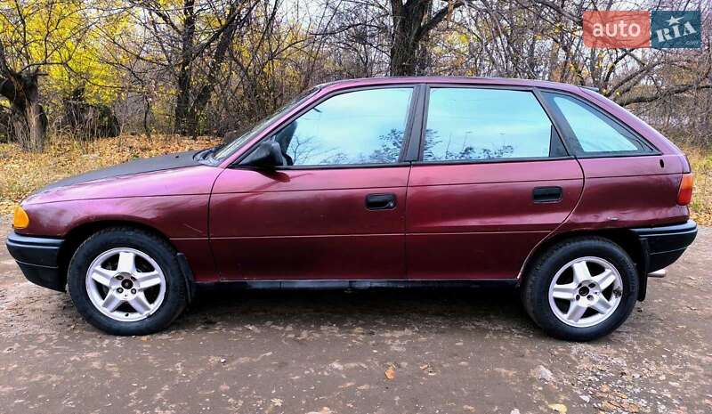 Хетчбек Opel Astra 1992 в Синельниковому фото 6 Хетчбек Opel Astra 1992 в Синельниковому