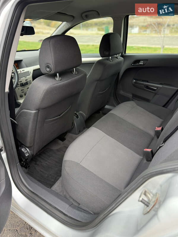 Хэтчбек Opel Astra 2008 в Киеве фото 8 Хэтчбек Opel Astra 2008 в Киеве