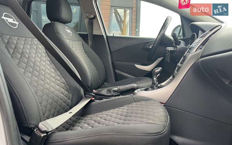 Универсал Opel Astra 2012 в Коломые