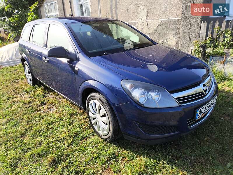 Универсал Opel Astra 2012 в Луцке