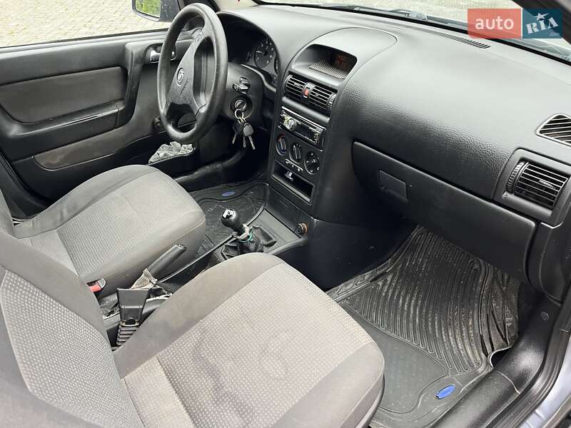 Седан Opel Astra 2008 в Золочеві