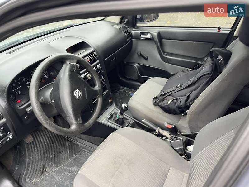 Седан Opel Astra 2008 в Золочеві