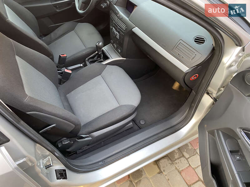 Седан Opel Astra 2006 в Долині фото 17 Седан Opel Astra 2006 в Долині