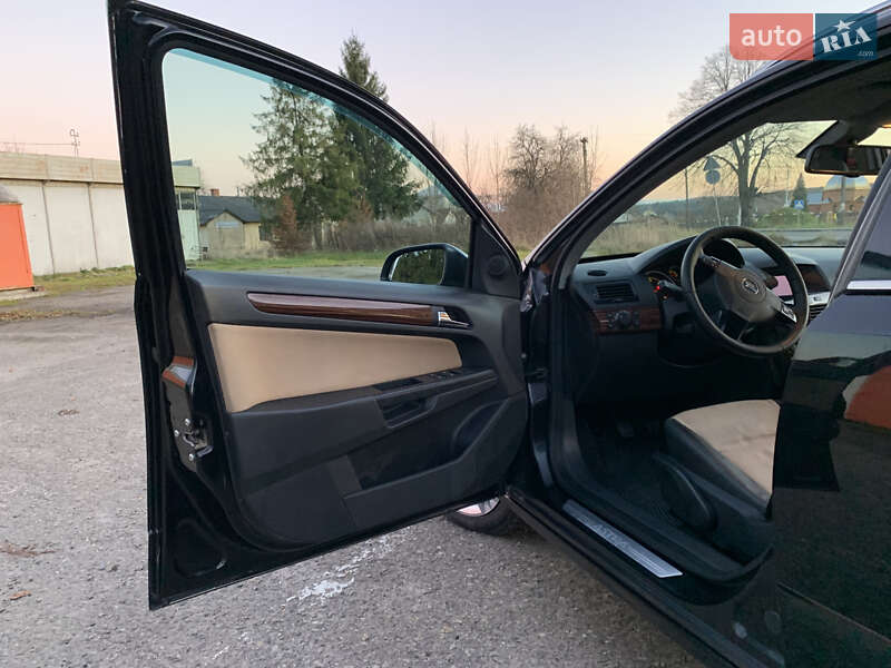 Универсал Opel Astra 2007 в Дрогобыче