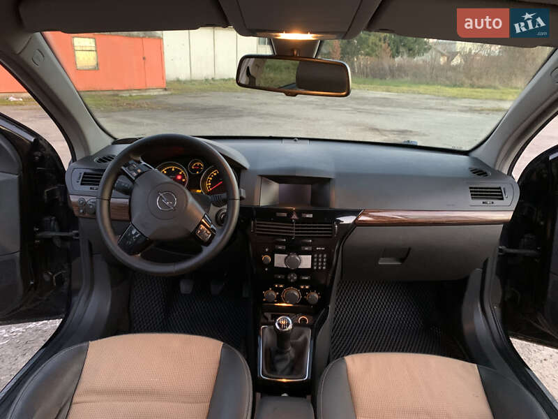 Универсал Opel Astra 2007 в Дрогобыче