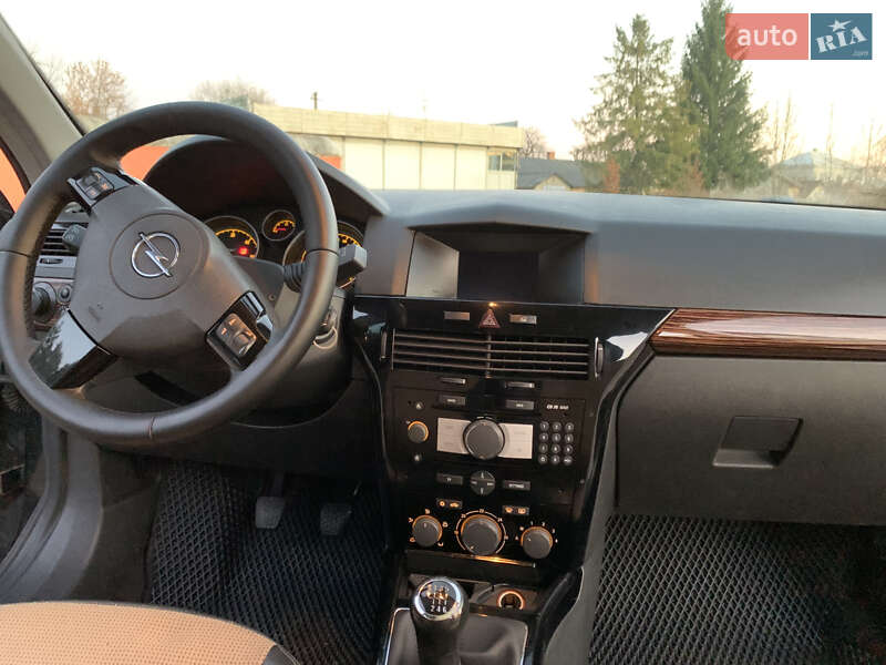 Универсал Opel Astra 2007 в Дрогобыче