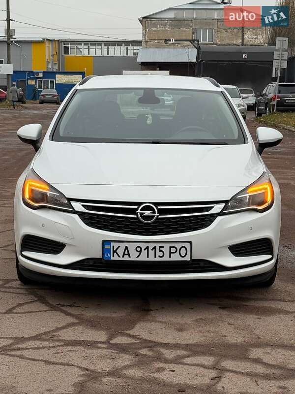 Універсал Opel Astra 2018 в Чернігові
