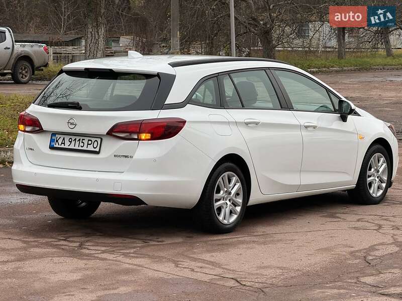 Універсал Opel Astra 2018 в Чернігові