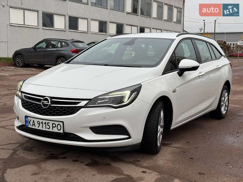 Універсал Opel Astra 2018 в Чернігові