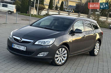 Универсал Opel Astra 2012 в Львове