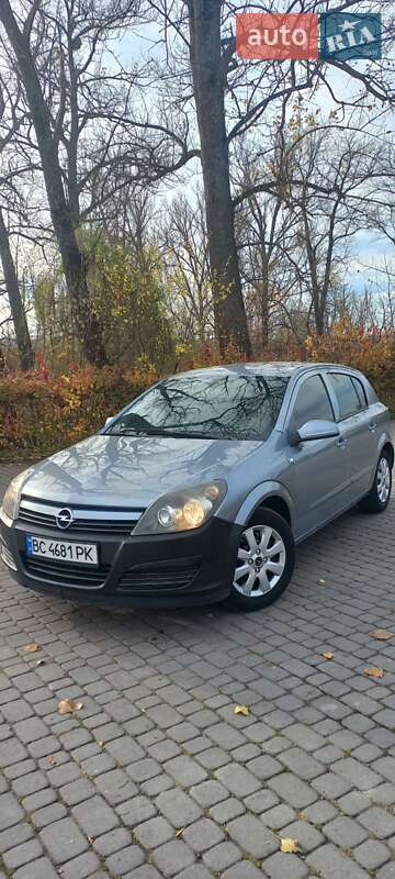 Хетчбек Opel Astra 2004 в Городку фото Хетчбек Opel Astra 2004 в Городку